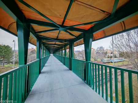 Foto: Lávka pre peších ponad železničnú trať v Prievidzi je po rekonštrukcii otvorená 10