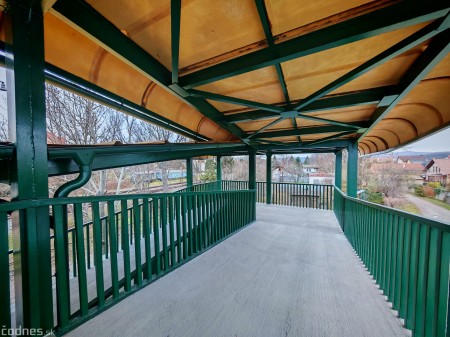 Foto: Lávka pre peších ponad železničnú trať v Prievidzi je po rekonštrukcii otvorená 11