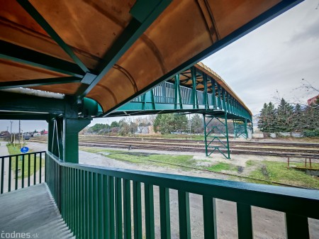 Foto: Lávka pre peších ponad železničnú trať v Prievidzi je po rekonštrukcii otvorená 12