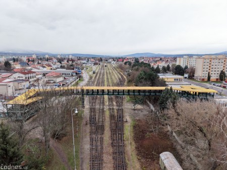 Foto: Lávka pre peších ponad železničnú trať v Prievidzi je po rekonštrukcii otvorená 16