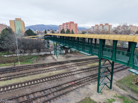 Foto: Lávka pre peších ponad železničnú trať v Prievidzi je po rekonštrukcii otvorená 18