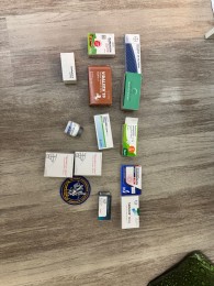 Foto: Polícia počas protidrogovej akcie Baník zadržala v Prievidzi päť osôb, zaistila i liečivá 2