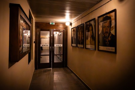 Video a foto: Múzeum Vtedy v Galérii Jabloň v Prievidzi otvorilo jedinečné retrokino s názvom "Kino Baník" 0