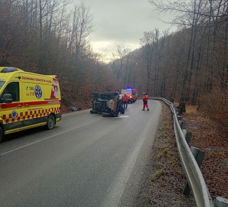 VEĽKÁ NEHODA: Cesta I/64 smerom od Prievidze na Kľak je aktuálne neprejazdná 2