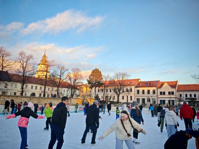 Ľadová plocha - otváracie hodiny - námestie Prievidza - 2025/2026