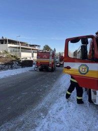Foto: Požiar na Rekreačnej ulici v Bojniciach likvidovali profesionálni i dobrovoľní hasiči 10