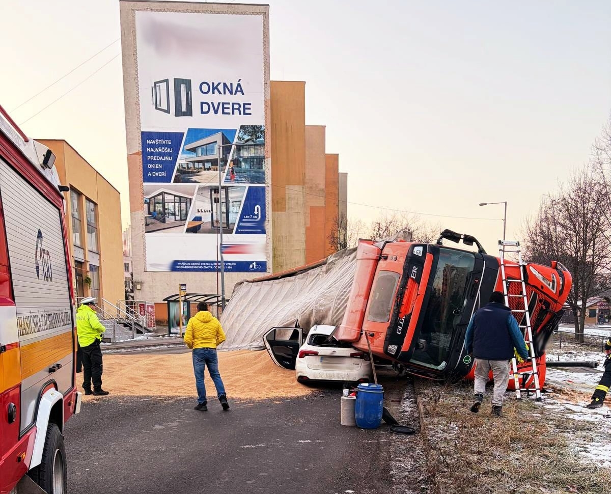 Úsek cesty I/64 na Necpalskej ceste v Prievidzi je po nehode prejazdný