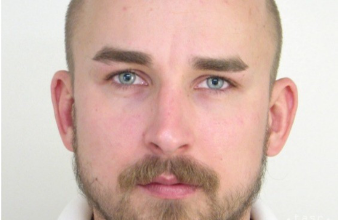 NEVIDELI STE HO? Pátrajú po obvinenom Patrikovi Paučinovi z Prievidze