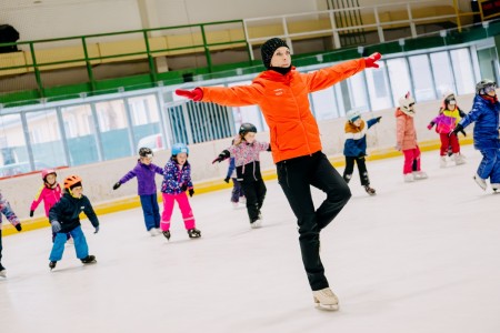 Od prvých pádov k súťažiam: Ako vyrastajú talenty v Krasokorčuliarskom klube Prievidza? 3