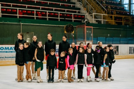 Od prvých pádov k súťažiam: Ako vyrastajú talenty v Krasokorčuliarskom klube Prievidza? 6