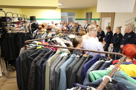 Foto a video: BerTo! sa v Prievidzi rozrastá: dobrovoľníci otvorili druhú prevádzku na výmenu vecí 5