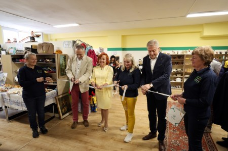 Foto a video: BerTo! sa v Prievidzi rozrastá: dobrovoľníci otvorili druhú prevádzku na výmenu vecí 13