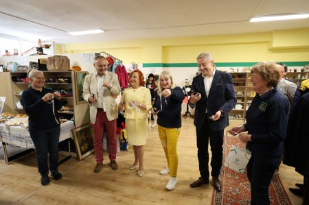 Foto a video: BerTo! sa v Prievidzi rozrastá: dobrovoľníci otvorili druhú prevádzku na výmenu vecí 14