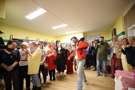 Foto a video: BerTo! sa v Prievidzi rozrastá: dobrovoľníci otvorili druhú prevádzku na výmenu vecí 26