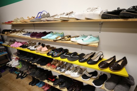 Foto a video: BerTo! sa v Prievidzi rozrastá: dobrovoľníci otvorili druhú prevádzku na výmenu vecí 32