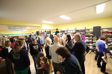 Foto a video: BerTo! sa v Prievidzi rozrastá: dobrovoľníci otvorili druhú prevádzku na výmenu vecí 38