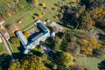 Video: Obec Bystričany (okres Prievidza) už začala so zveľaďovaním parku i kaštieľa v Chalmovej