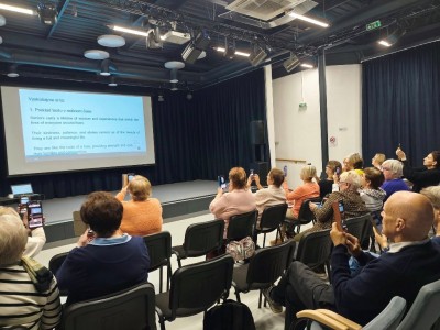 Praktické aplikácie pre seniorov s DigiQ