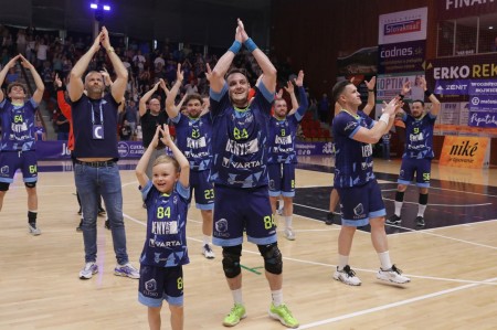 Foto: HK Bojnice píšu históriu: Po dramatickej bitke vyradili Považskú a sú vo finále extraligy 2