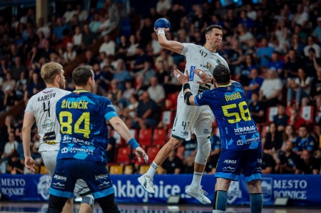 Foto a video: Vicemajstrami Niké handball extraligy sa dnes stali hádzanári HK Bojnice Tatran Prešov dnes vybojovali svoj jubilejný 20. titul majstra Slovenska. 14