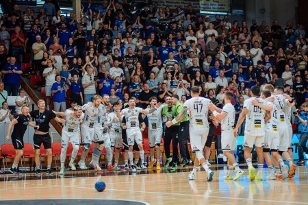 Foto a video: Vicemajstrami Niké handball extraligy sa dnes stali hádzanári HK Bojnice Tatran Prešov dnes vybojovali svoj jubilejný 20. titul majstra Slovenska. 24