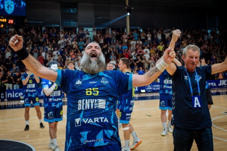 Foto a video: Vicemajstrami Niké handball extraligy sa dnes stali hádzanári HK Bojnice Tatran Prešov dnes vybojovali svoj jubilejný 20. titul majstra Slovenska. 25