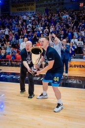 Foto a video: Vicemajstrami Niké handball extraligy sa dnes stali hádzanári HK Bojnice Tatran Prešov dnes vybojovali svoj jubilejný 20. titul majstra Slovenska. 31
