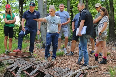 Foto: Poklepaním základného kameňa sa oficiálne odštartovala výstavba Vyhliadkovej veže na Magure 1