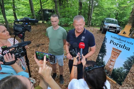 Foto: Poklepaním základného kameňa sa oficiálne odštartovala výstavba Vyhliadkovej veže na Magure 2