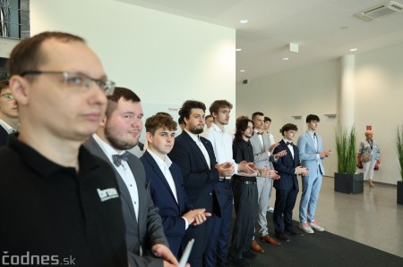 Foto: Slávnostné ukončenie maturantov duálneho vzdelávania v spoločnosti Brose Prievidza 2026 2