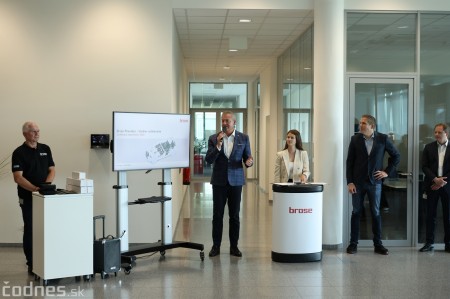 Foto: Slávnostné ukončenie maturantov duálneho vzdelávania v spoločnosti Brose Prievidza 2026 7