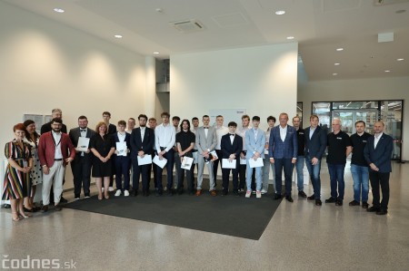 Foto: Slávnostné ukončenie maturantov duálneho vzdelávania v spoločnosti Brose Prievidza 2026 21