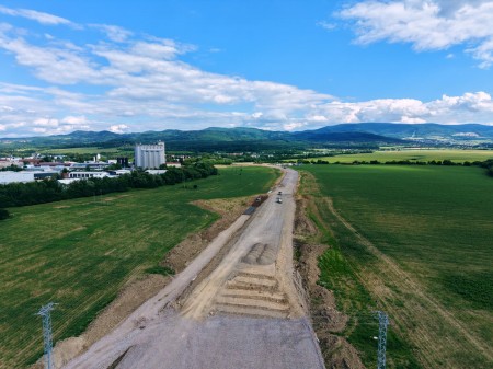 FOTO: Takto dnes vyzerá stavba obchvatu Prievidze. Na rade sú mosty a ďalšie kľúčové práce 3