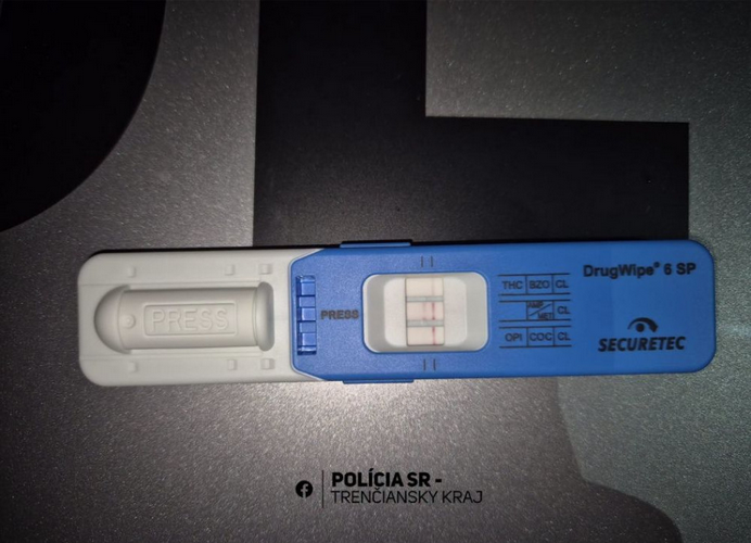 PREZRADILI HO SVETLÁ: Vodič mal v Prievidzi pozitívny test na drogy