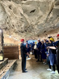 Foto a video: V Handlovej sprístupnili nový banský skanzen, návštevníci sfárajú 136 metrov pod zem 4