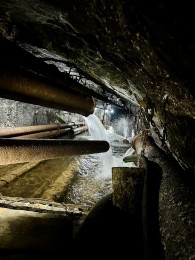Foto a video: V Handlovej sprístupnili nový banský skanzen, návštevníci sfárajú 136 metrov pod zem 7