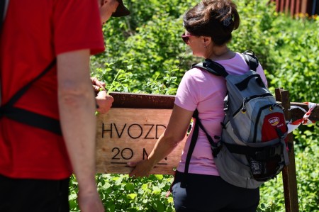 Foto a video: Nový turistický vrchol Hvozdík láka turistov do prírody nad Lehotou pod Vtáčnikom (okres Prievidza) 3