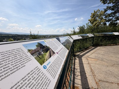 Foto: Na Mariánskom vŕšku v Prievidzi pribudli obnovené informačné tabule