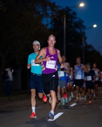 Brose Night Run Prievidza 2026 písal históriu: Majstrovstvá Slovenska aj najlepšie časy na 10 km na slovenskom území (foto) 11