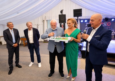 Futbalová legenda Laco Petráš má novú knihu. V Čereňanoch ju pokrstil aj exprezident Ivan Gašparovič