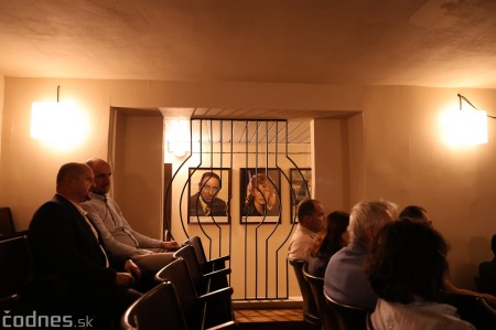 Foto: Nežná revolúcia v Prievidzi dostala knižnú podobu. Novú publikáciu pokrstil aj Milan Kňažko 2