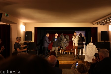 Foto: Nežná revolúcia v Prievidzi dostala knižnú podobu. Novú publikáciu pokrstil aj Milan Kňažko 13