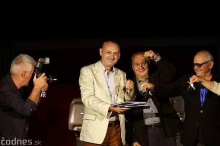 Foto: Nežná revolúcia v Prievidzi dostala knižnú podobu. Novú publikáciu pokrstil aj Milan Kňažko 17