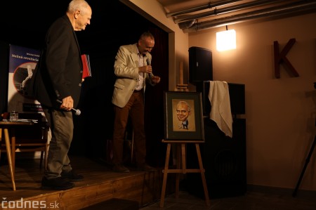 Foto: Nežná revolúcia v Prievidzi dostala knižnú podobu. Novú publikáciu pokrstil aj Milan Kňažko 26