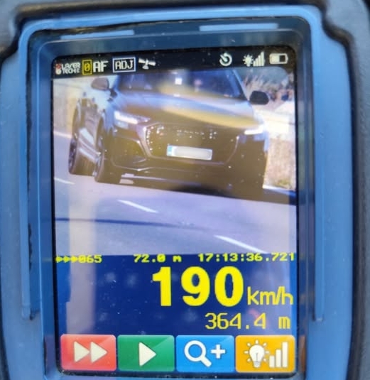 Medzi Prievidzou a Novákmi jazdil na Audi 190 km/h. Dostal pokutu 1 000 eur