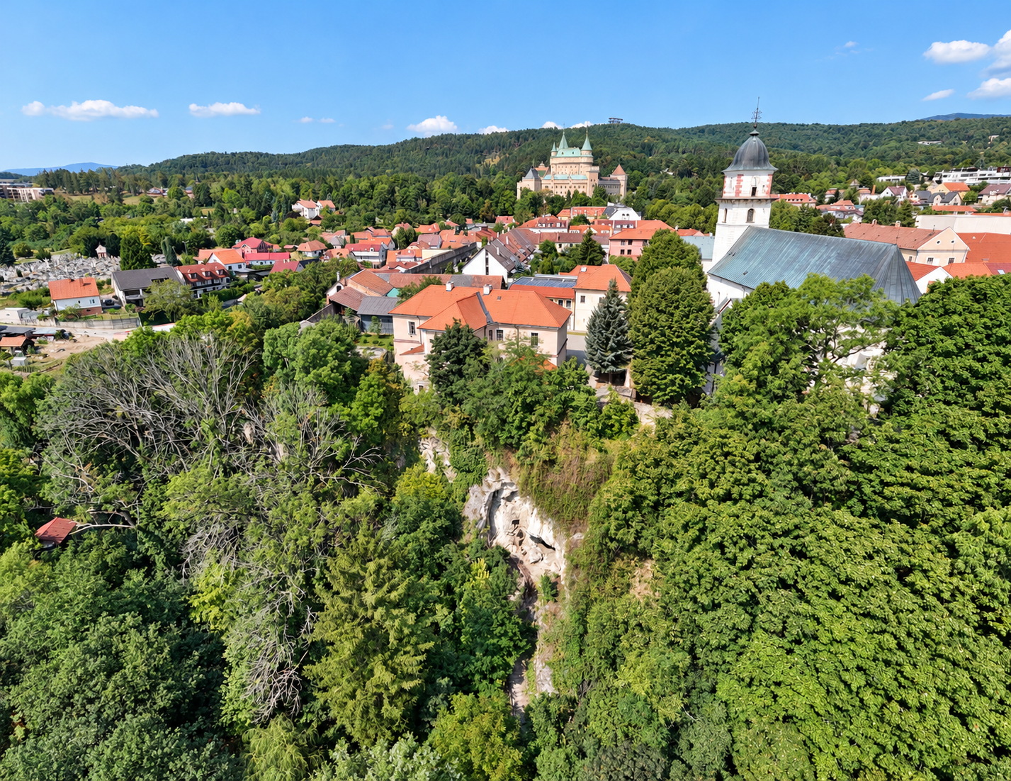 Foto: Prepoštskú jaskyňu v Bojniciach objavili pred 100 rokmi. Ľudia ju obývali už pred viac ako 49-tisíc rokmi
