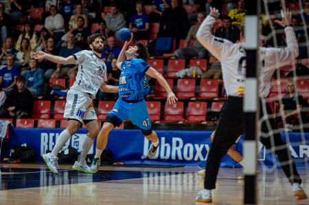 Foto: Hádzanári HK Bojnice pri historickej európskej premiére viedli, napokon rakúskemu majstrovi podľahli 27:31 2