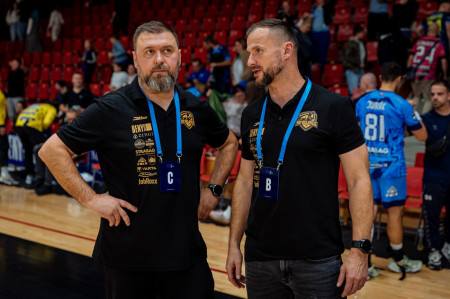 Foto: Hádzanári HK Bojnice pri historickej európskej premiére viedli, napokon rakúskemu majstrovi podľahli 27:31 7