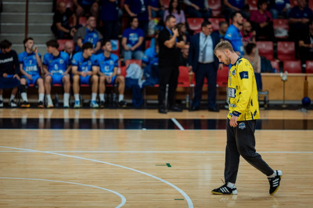 Foto: Hádzanári HK Bojnice pri historickej európskej premiére viedli, napokon rakúskemu majstrovi podľahli 27:31 36