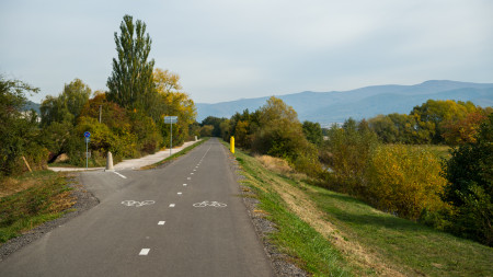 FOTO: Otvorili cyklotrasu Partizánske – Chalmová, miestnou časťou Bystričian v okrese Prievidza. Cyklistom pribudlo vyše 10 kilometrov 0